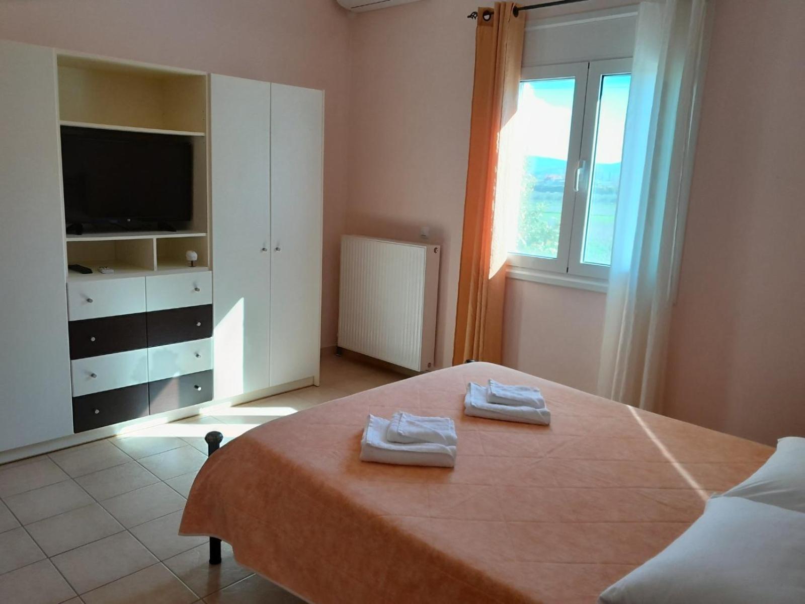 Omorfi Poli 120 sqm Apartment Nafplio Exterior foto